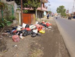 Masyarakat Keluhkan Tumpukan Sampah Dijalan, Pemkab Purwakarta Diminta Segera Mengatasinya