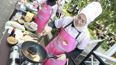 Bupati Cantik Purwakarta Pejabat Publik Terpopuler Tingkat Nasional