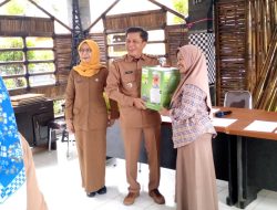 DKUPP Purwakarta Bagikan Bantuan Alat Produksi untuk Pengusaha Mikro