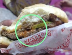 Viral, Burger di Lezzato Purwakarta Berisi Benda Asing, Diduga Isi Hekter