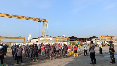 Bersama Babinsa, Bhabinkamtibmas Polsek Cibatu Edukasi Masyarakat Soal Kamtibmas