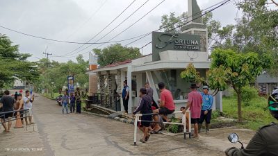Puluhan Warga Perum Fortuna Campakasari Aksi Demo Spontan Tuntut Solusi Banjir dari Developer