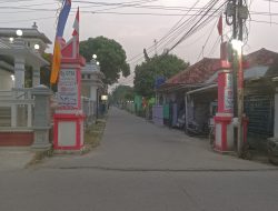 Pemasangan Tiang Internet di Karawang Dikeluhkan Warga, Diduga Tanpa Izin dan Ganggu Ketertiban